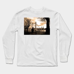 Albert Bridge River Thames London Long Sleeve T-Shirt